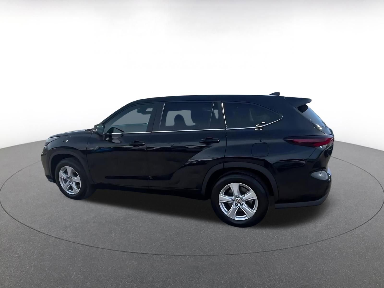 Thumbnail: 2025 Toyota Highlander - 10
