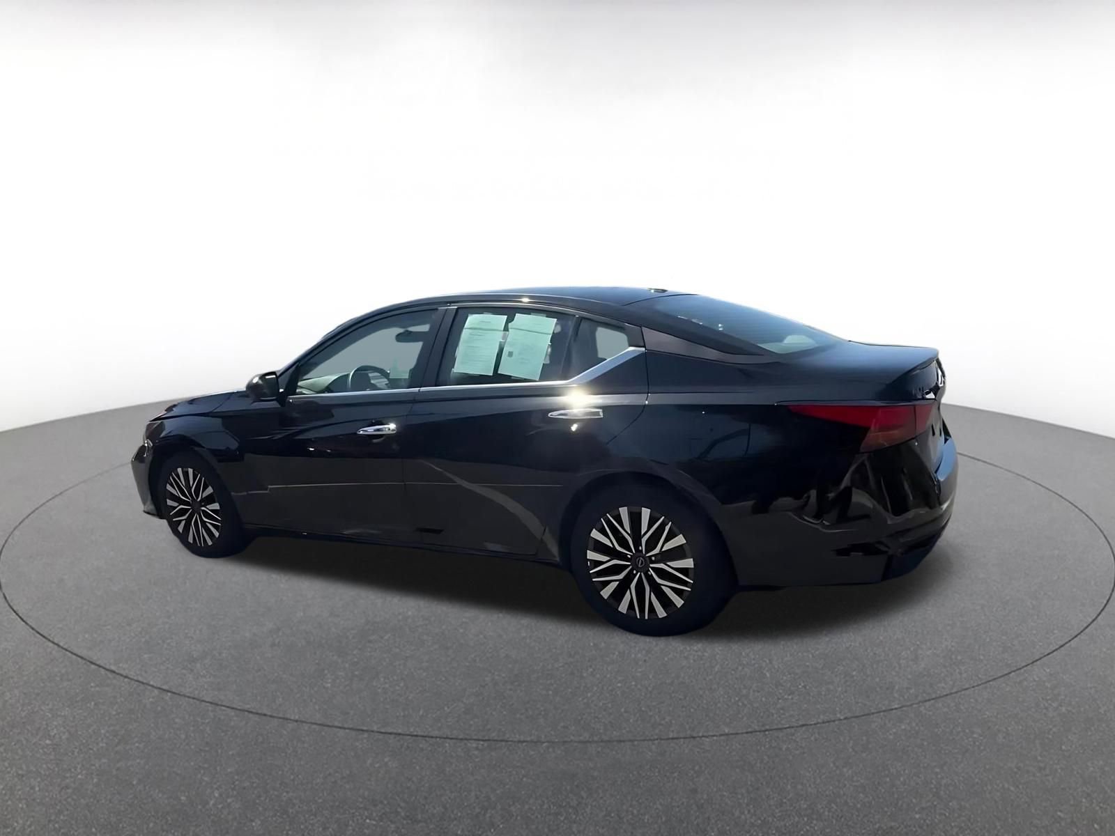 Thumbnail: 2025 Nissan Altima - 10