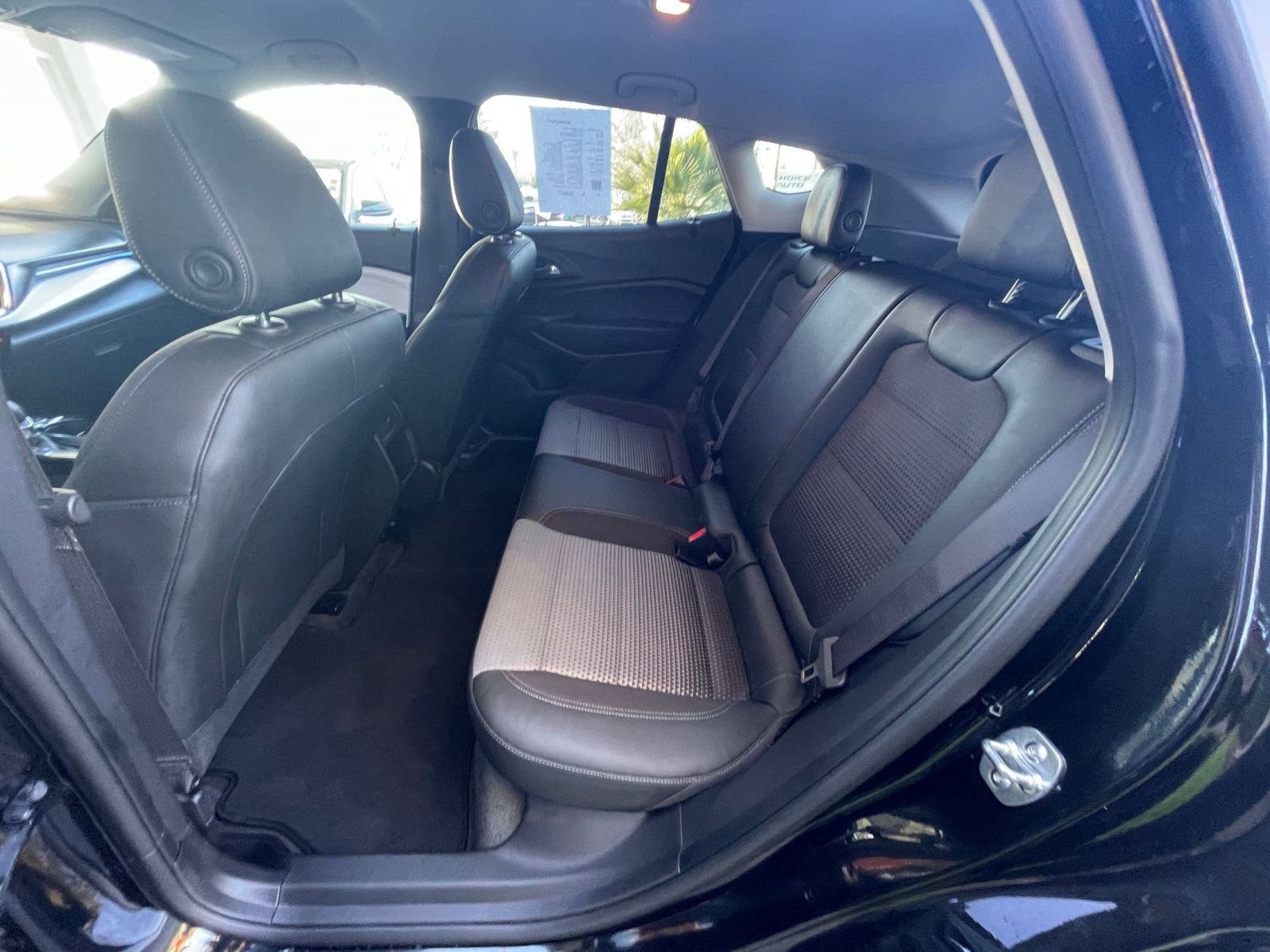 Thumbnail: 2025 Chevrolet Trax - 23