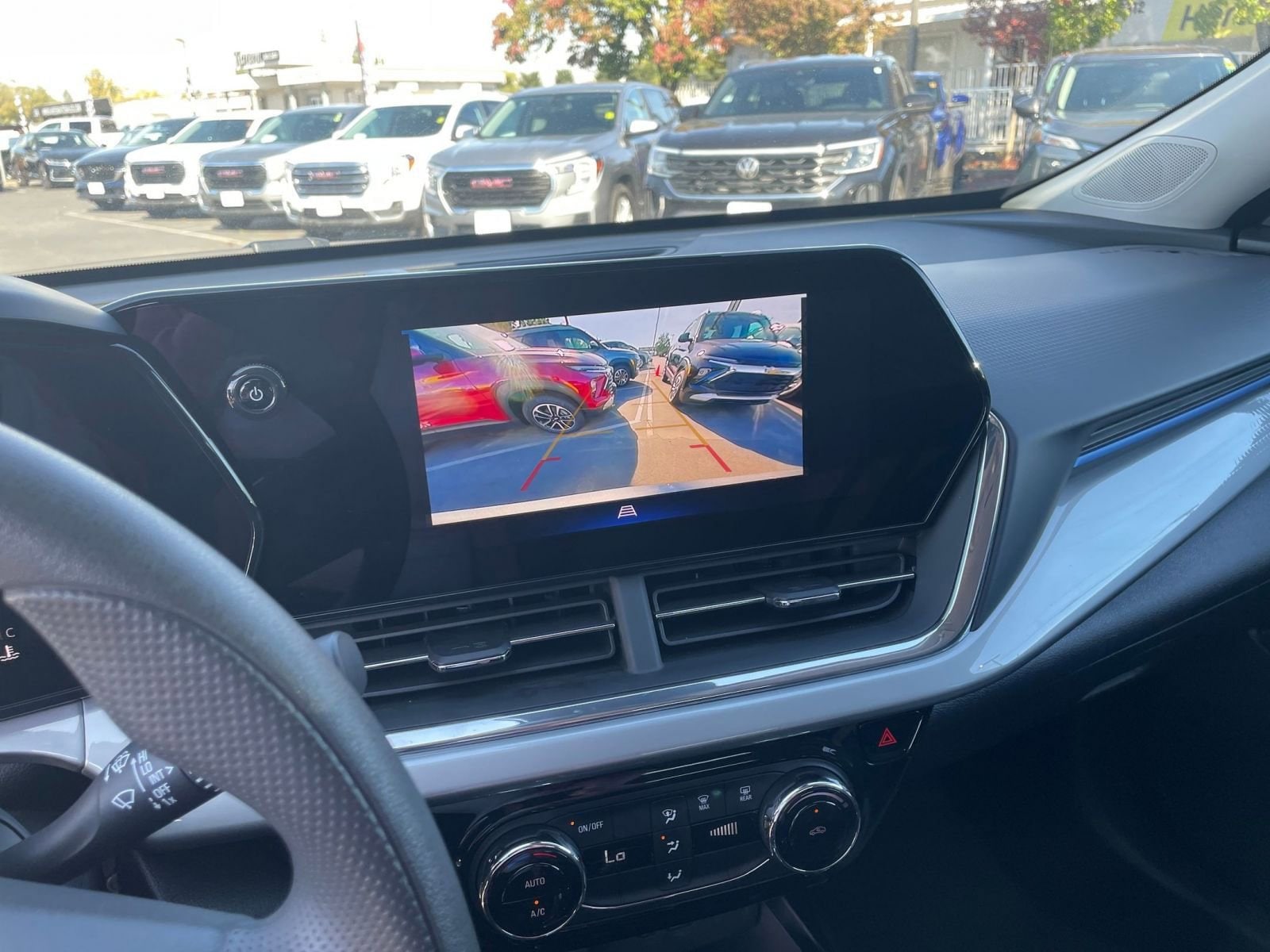 Thumbnail: 2025 Chevrolet Trax - 17