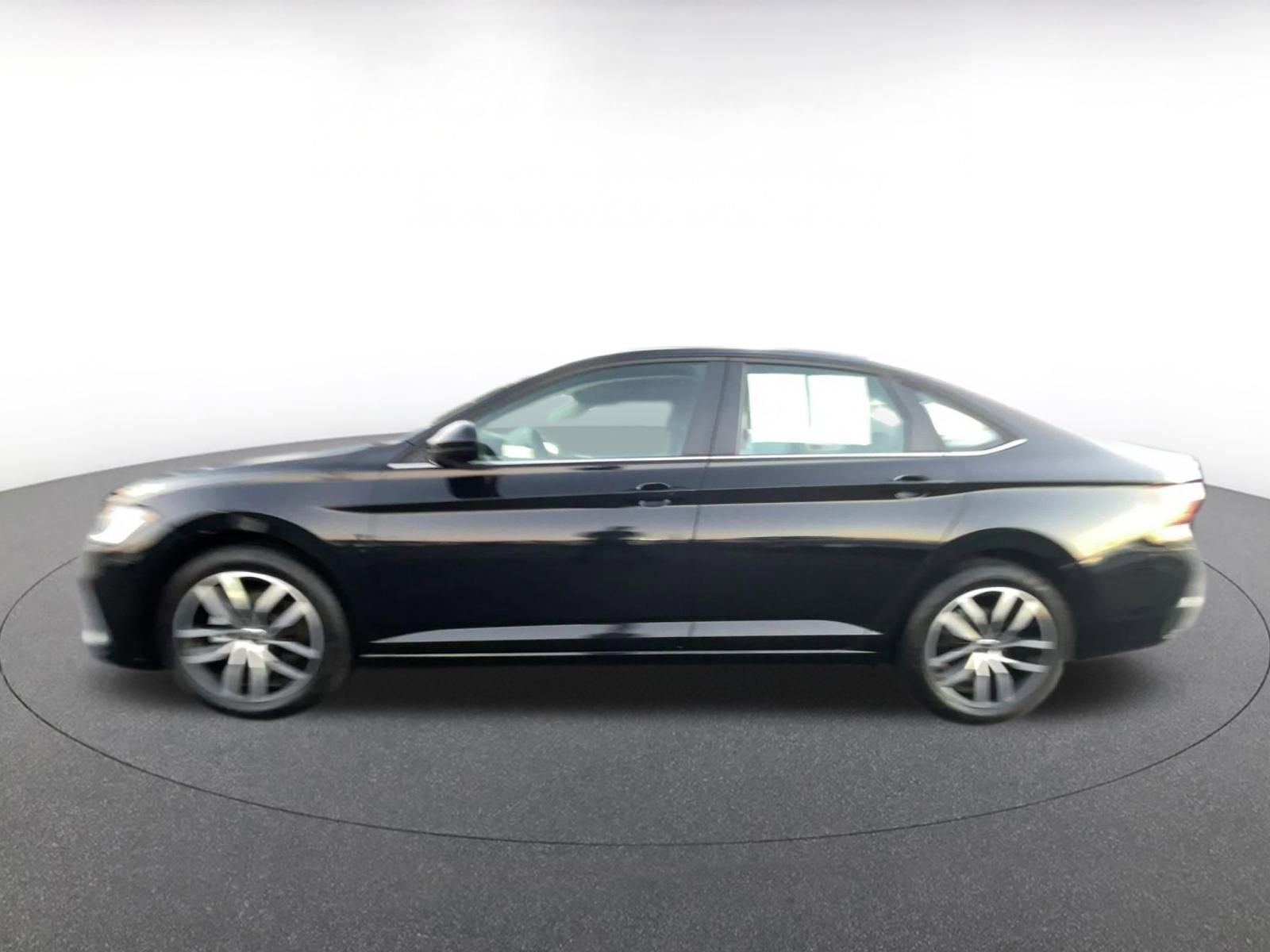 Thumbnail: 2025 Volkswagen Jetta - 9