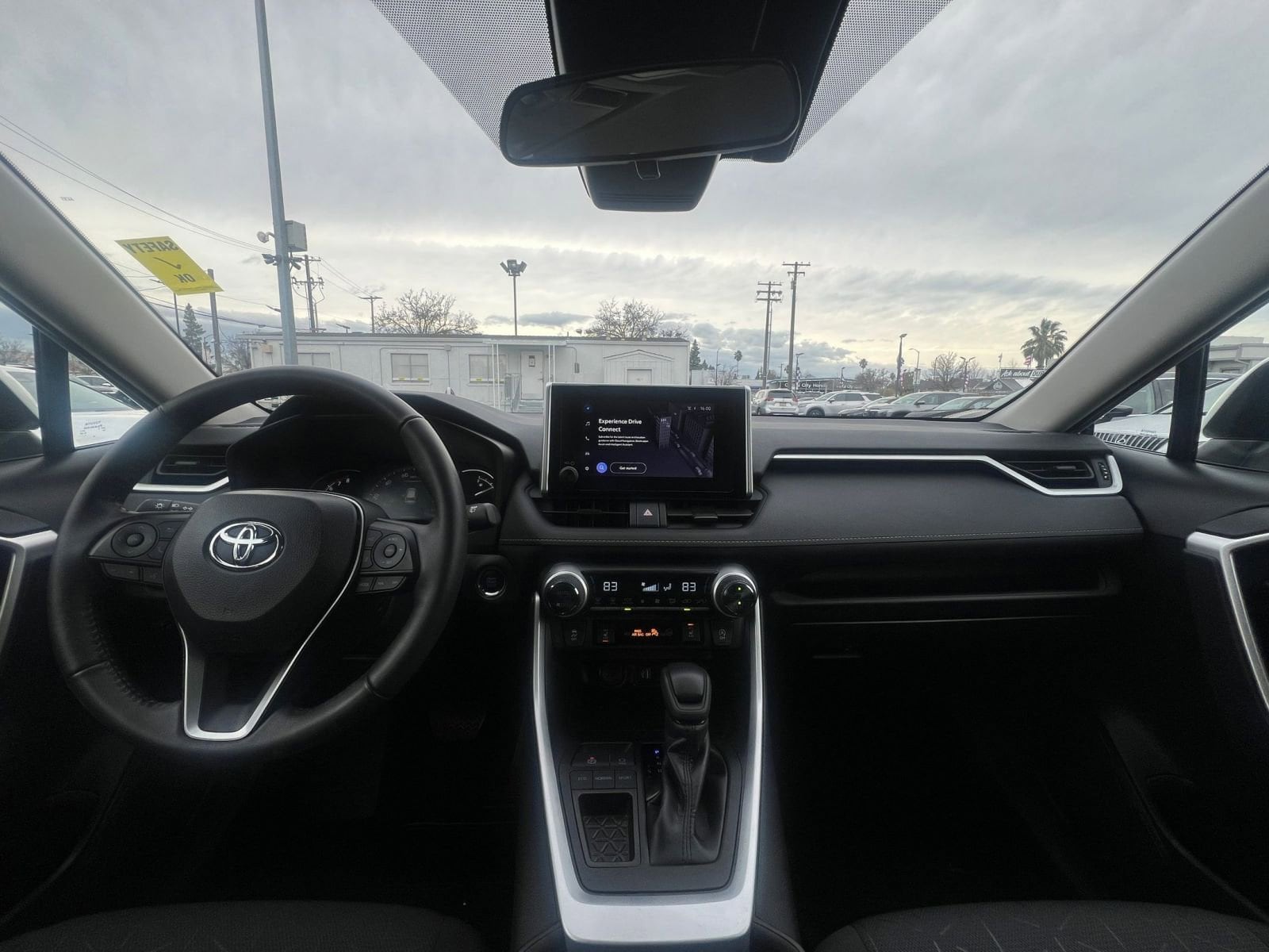 Thumbnail: 2025 Toyota RAV4 - 33