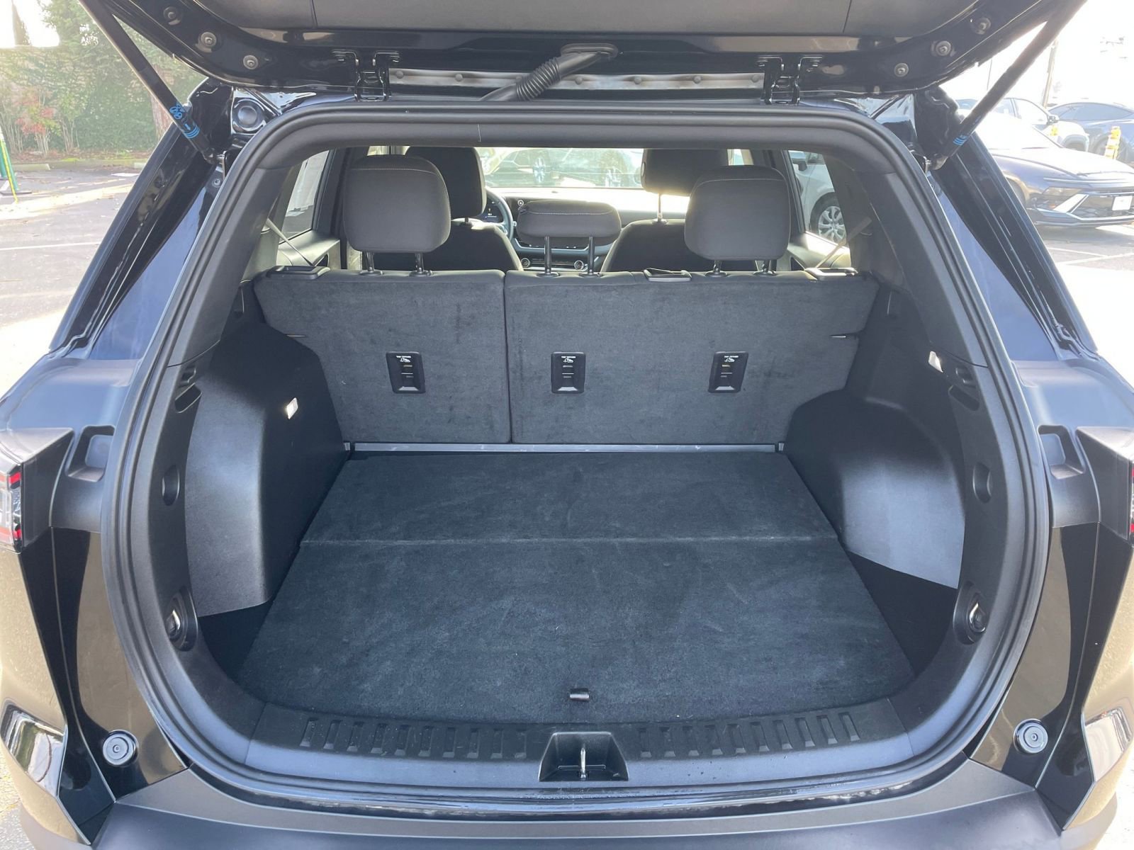 Thumbnail: 2025 Chevrolet Equinox - 32