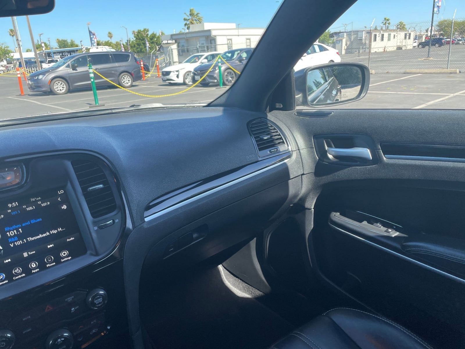 Thumbnail: 2020 Chrysler 300 - 34
