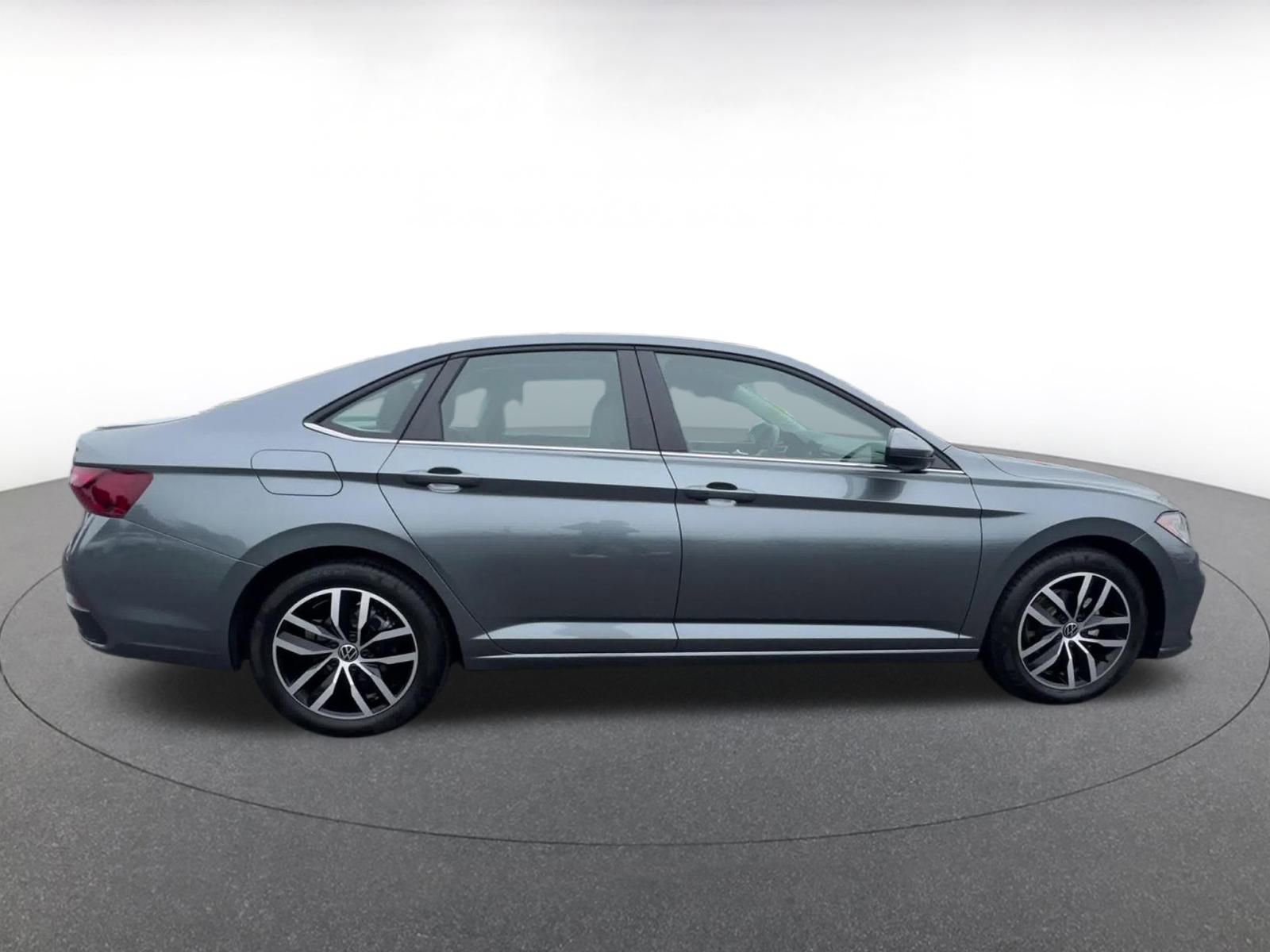 Thumbnail: 2025 Volkswagen Jetta - 16