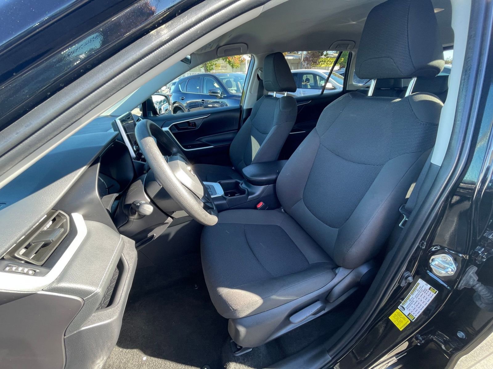 Thumbnail: 2025 Toyota RAV4 - 35