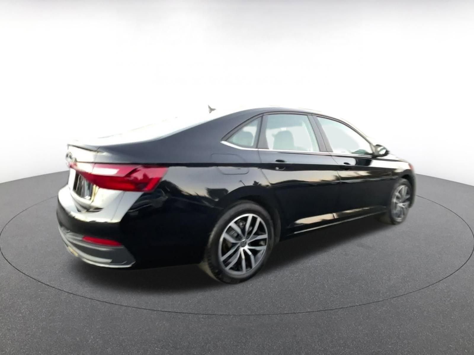 Thumbnail: 2025 Volkswagen Jetta - 14