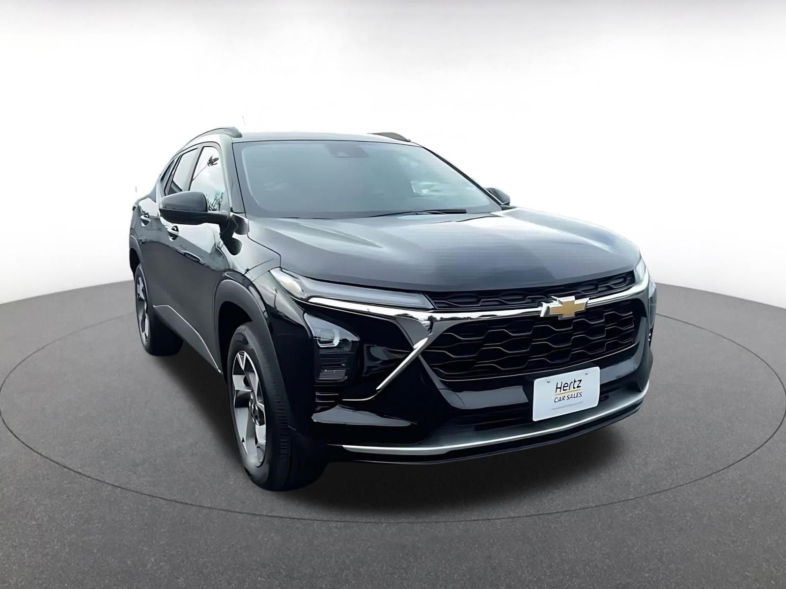Thumbnail: 2025 Chevrolet Trax - 3