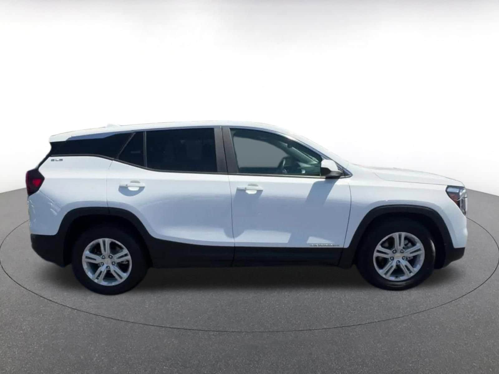 Thumbnail: 2024 GMC Terrain - 16