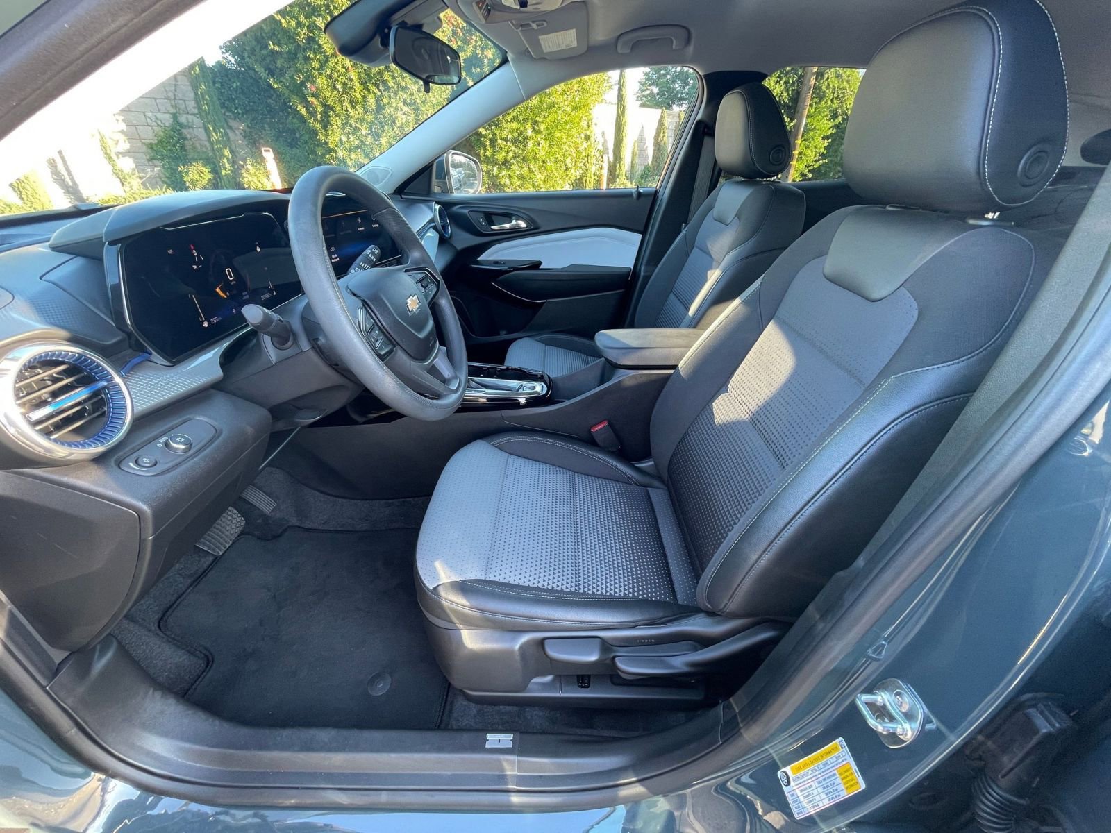 Thumbnail: 2025 Chevrolet Trax - 24