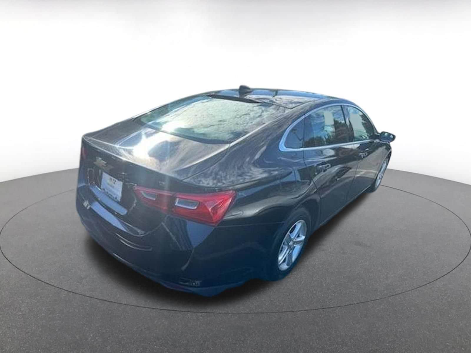 Thumbnail: 2023 Chevrolet Malibu - 4