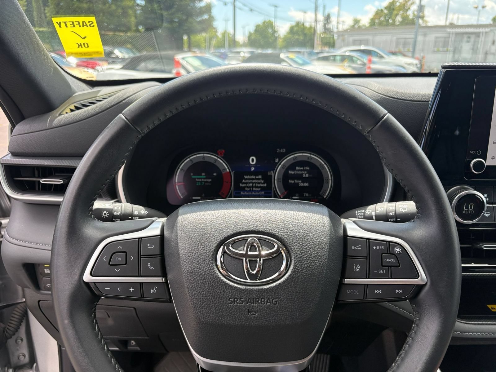 Thumbnail: 2025 Toyota Highlander - 28