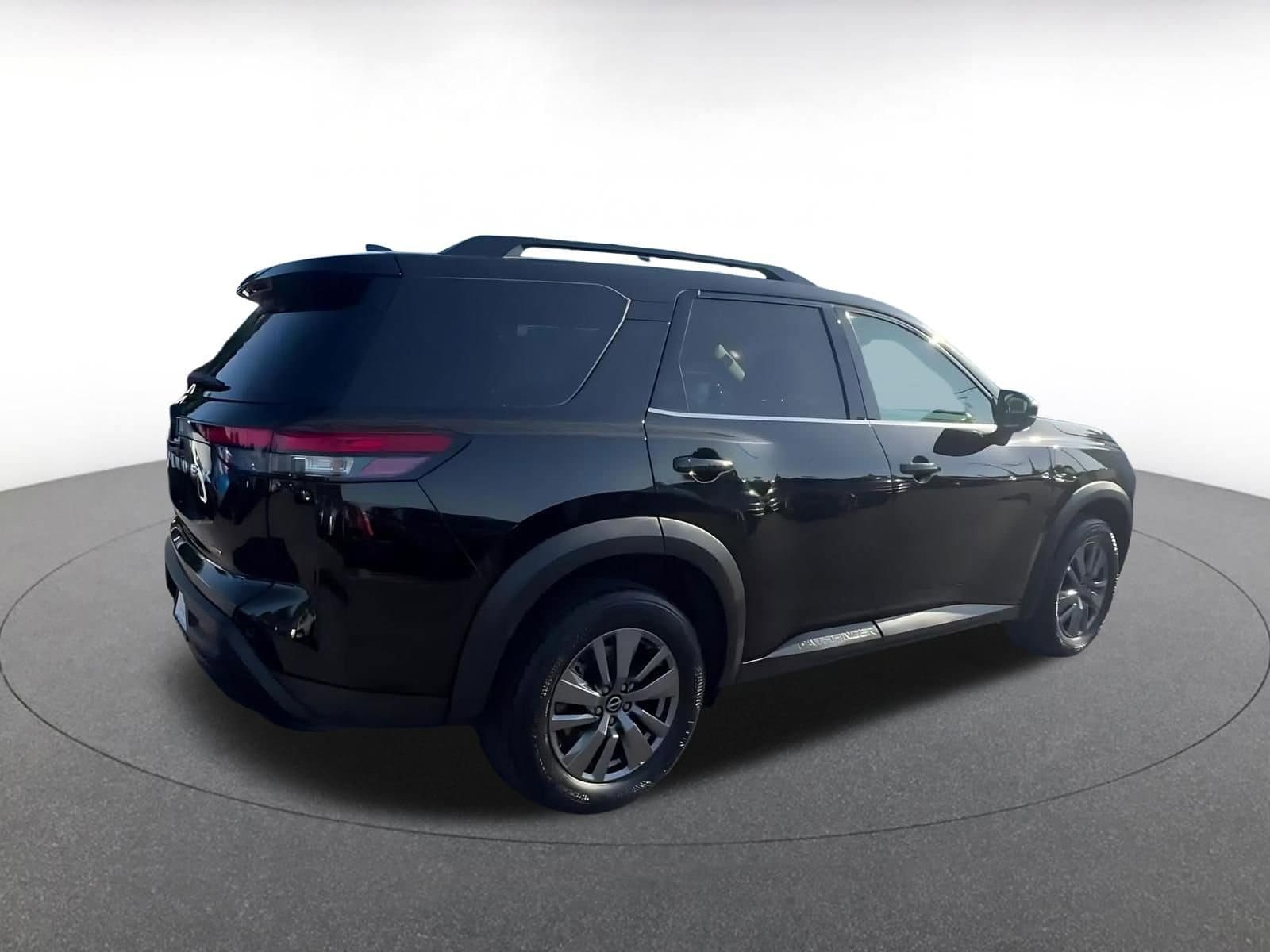 Thumbnail: 2025 Nissan Pathfinder - 15
