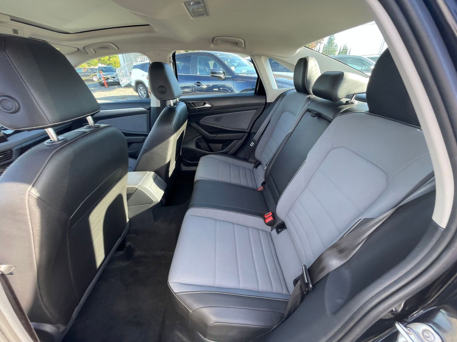 Thumbnail: 2025 Volkswagen Jetta - 24