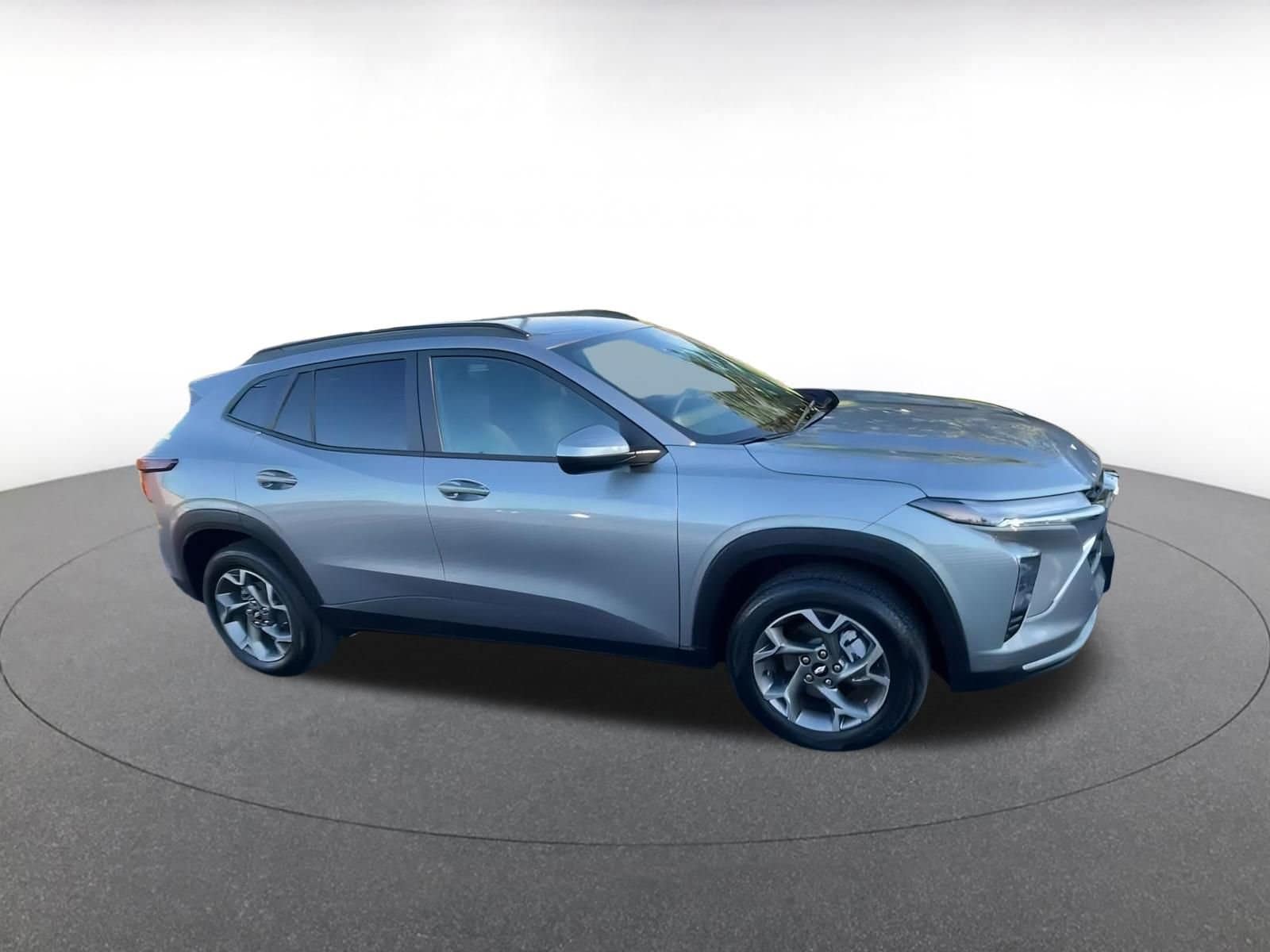 Thumbnail: 2025 Chevrolet Trax - 2