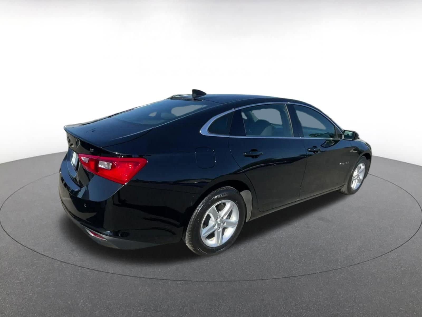 Thumbnail: 2024 Chevrolet Malibu - 15