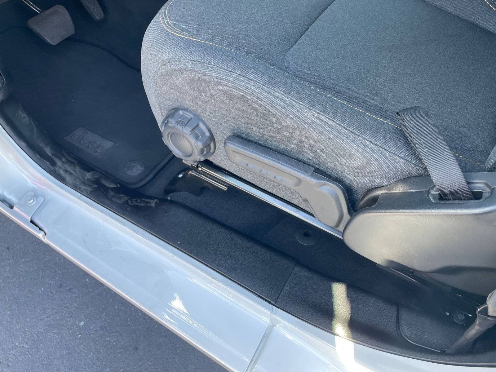 Thumbnail: 2025 Jeep Wrangler - 23