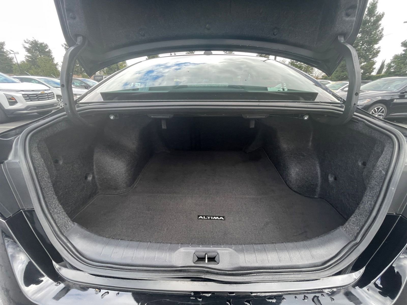 Thumbnail: 2025 Nissan Altima - 25