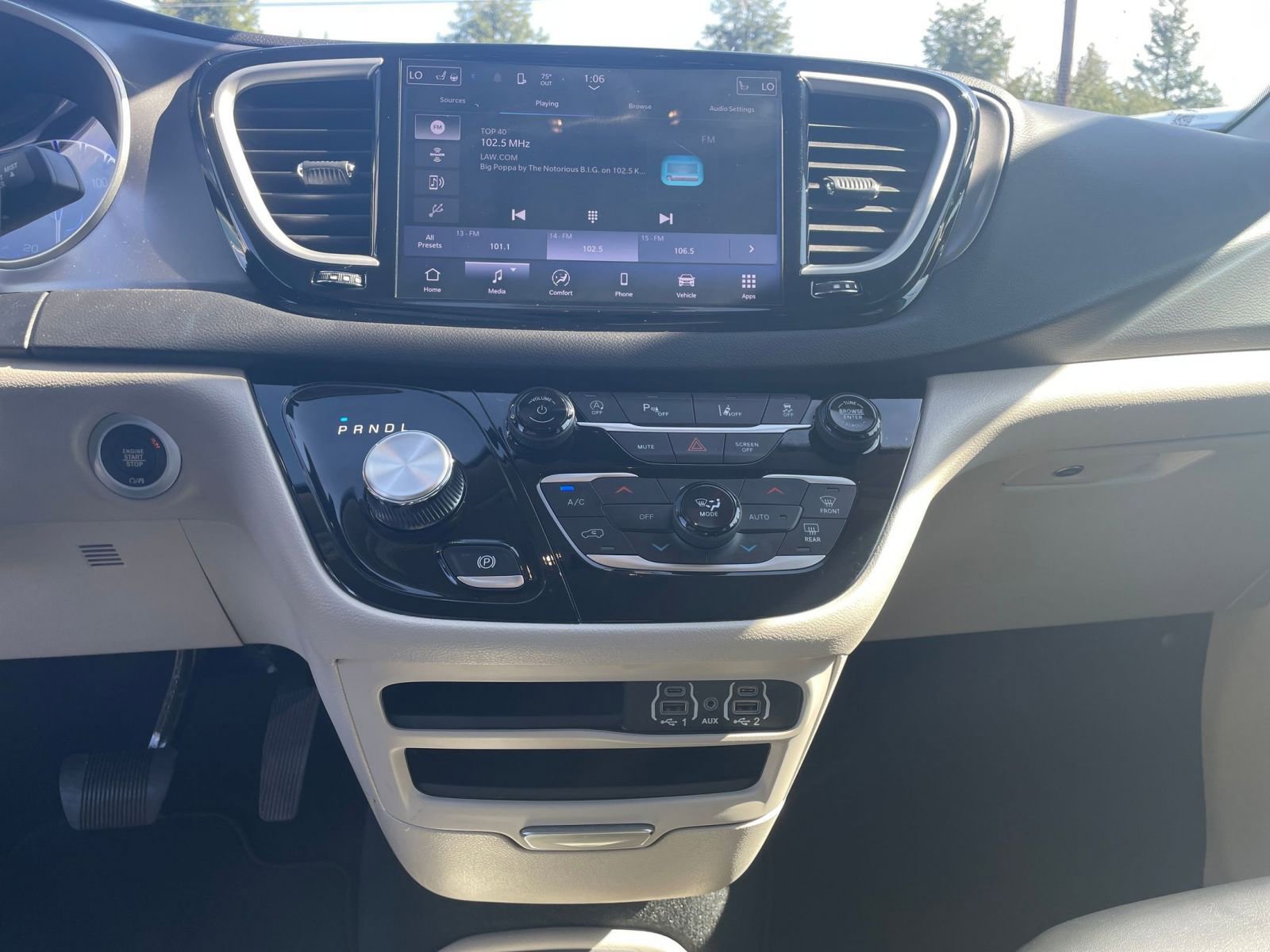 Thumbnail: 2024 Chrysler Pacifica - 17