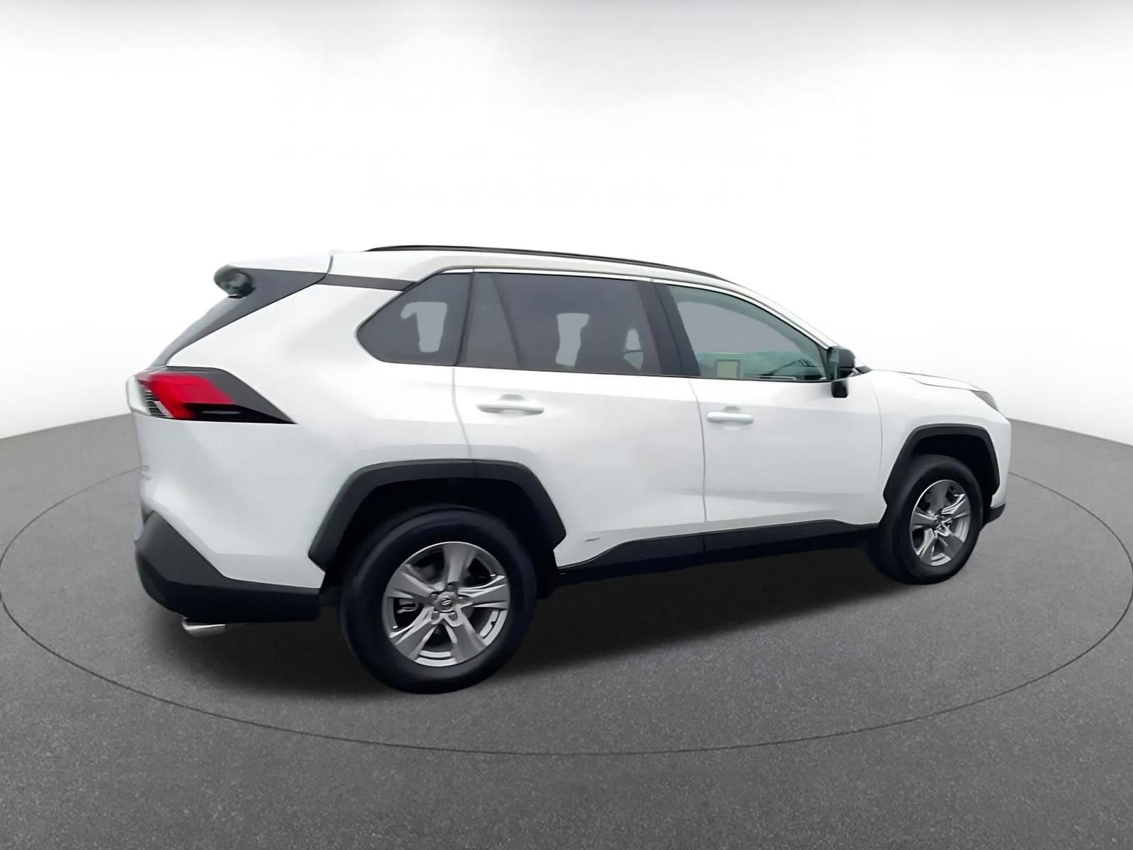 Thumbnail: 2025 Toyota RAV4 - 15