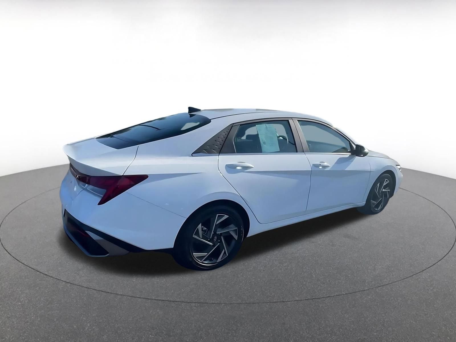 Thumbnail: 2025 Hyundai Elantra - 15