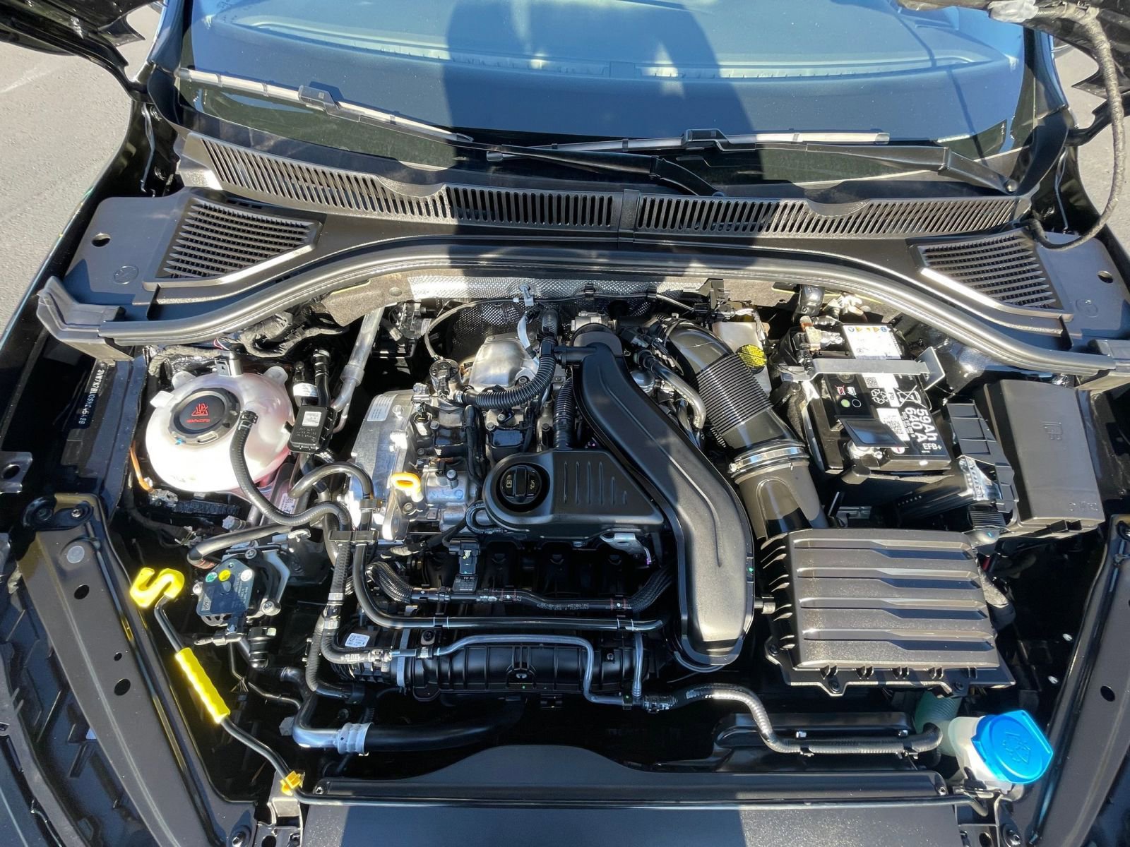 Thumbnail: 2025 Volkswagen Jetta - 32