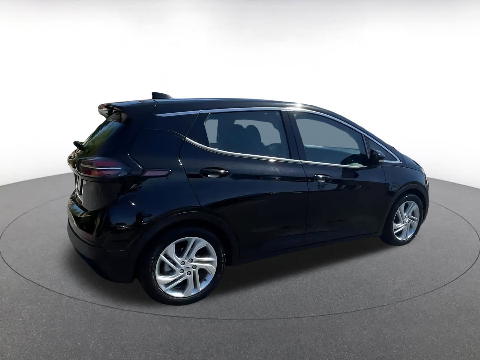 Thumbnail: 2023 Chevrolet Bolt EV - 15