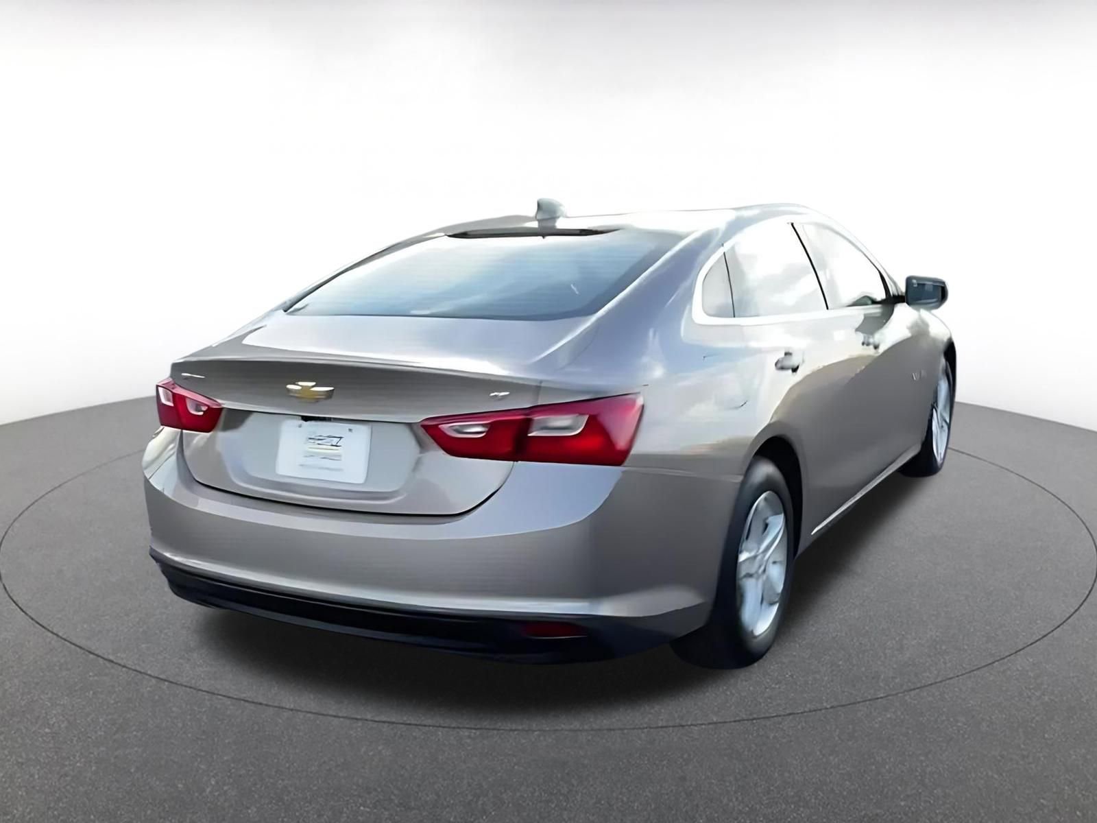 Thumbnail: 2023 Chevrolet Malibu - 14