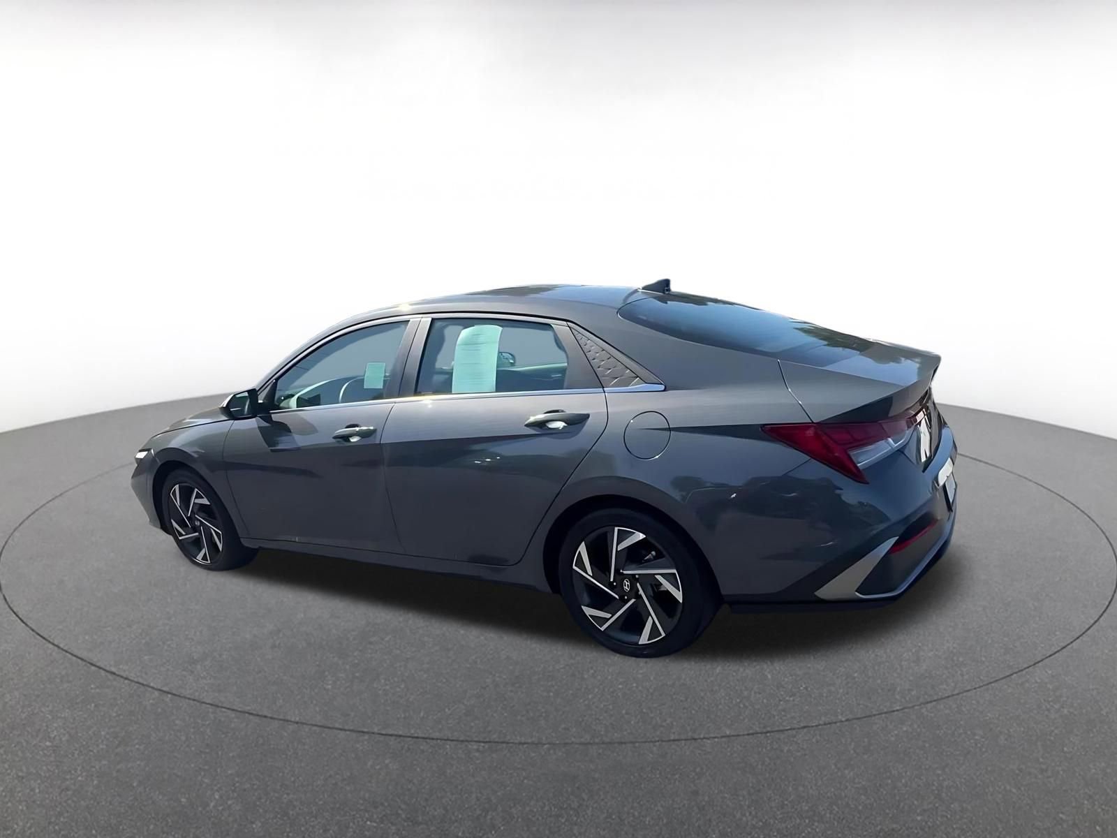 Thumbnail: 2025 Hyundai Elantra - 10