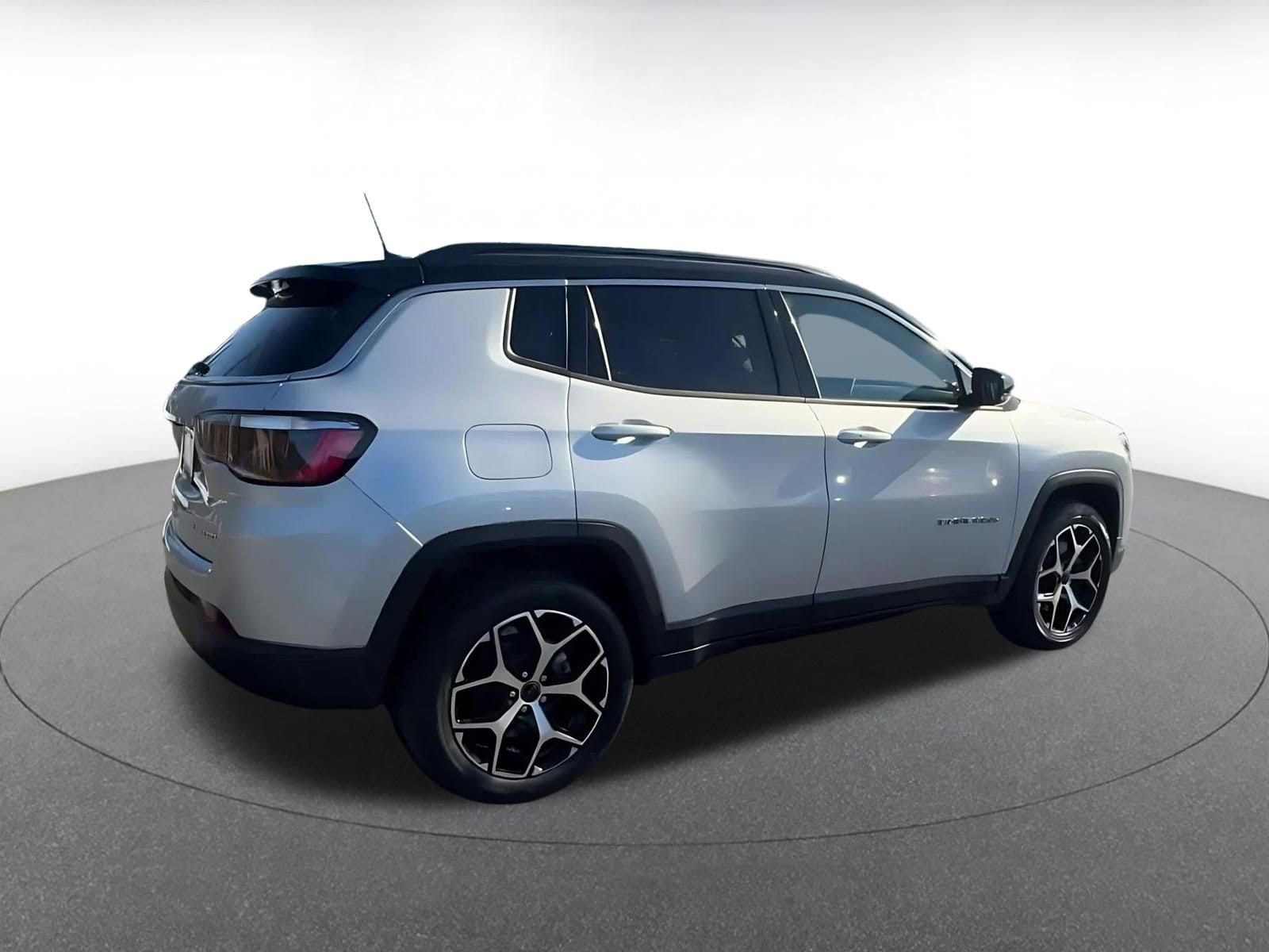 Thumbnail: 2025 Jeep Compass - 14