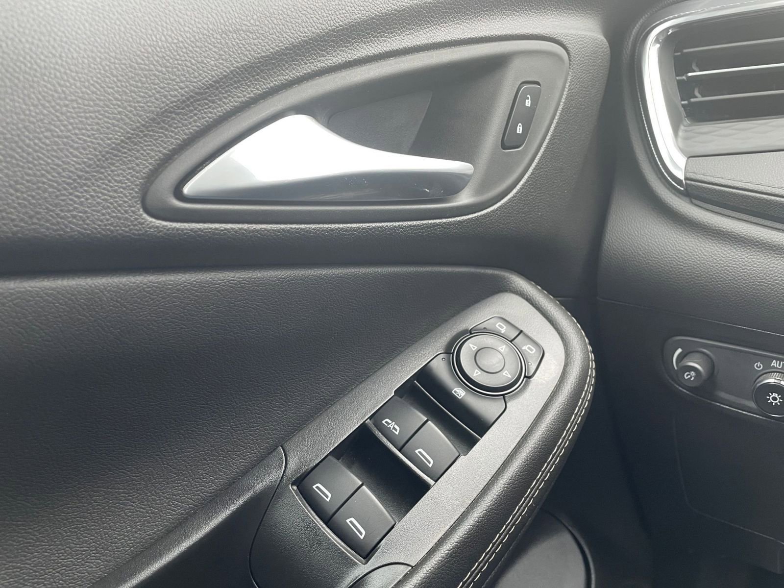 Thumbnail: 2025 Buick Encore GX - 20