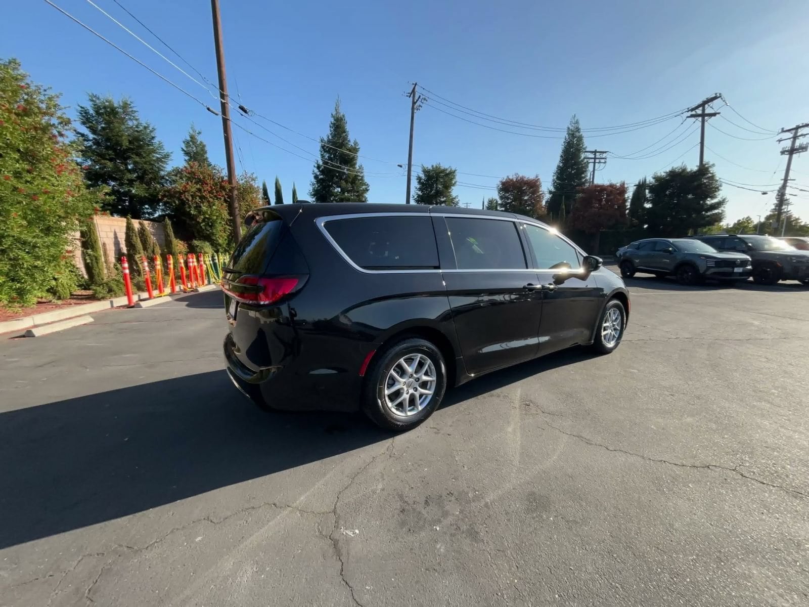 Thumbnail: 2025 Chrysler Pacifica - 14