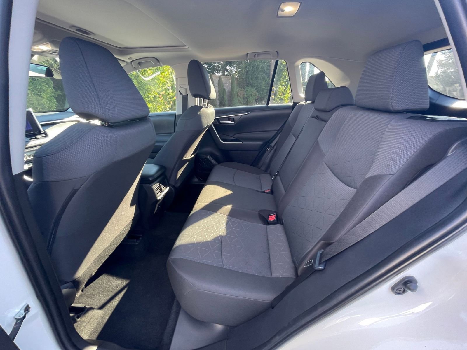 Thumbnail: 2025 Toyota RAV4 - 27