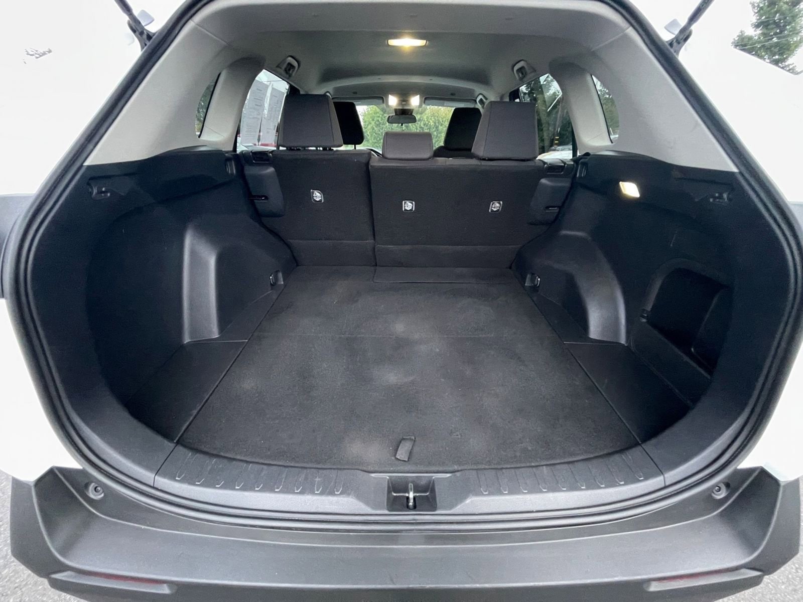 Thumbnail: 2025 Toyota RAV4 - 25