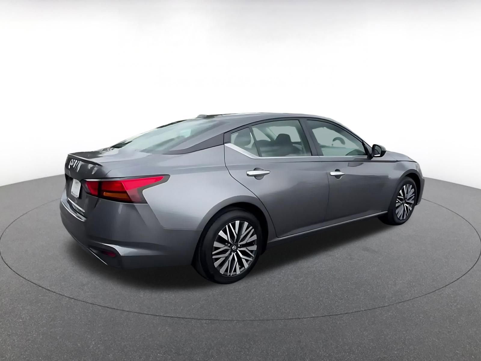 Thumbnail: 2025 Nissan Altima - 15