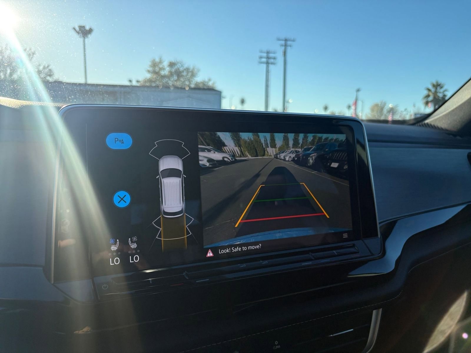 Thumbnail: 2025 Volkswagen Atlas - 25