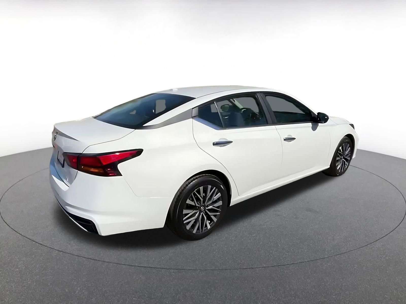 Thumbnail: 2025 Nissan Altima - 14