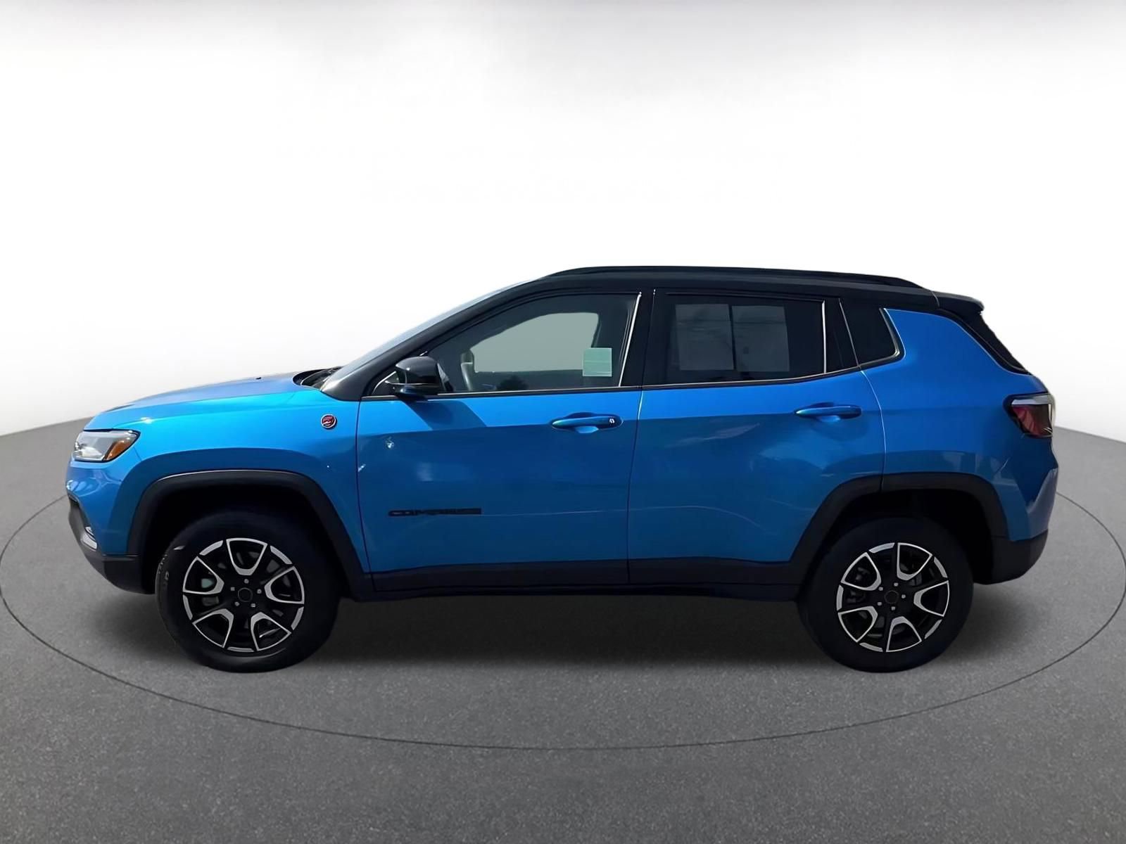 Thumbnail: 2025 Jeep Compass - 9