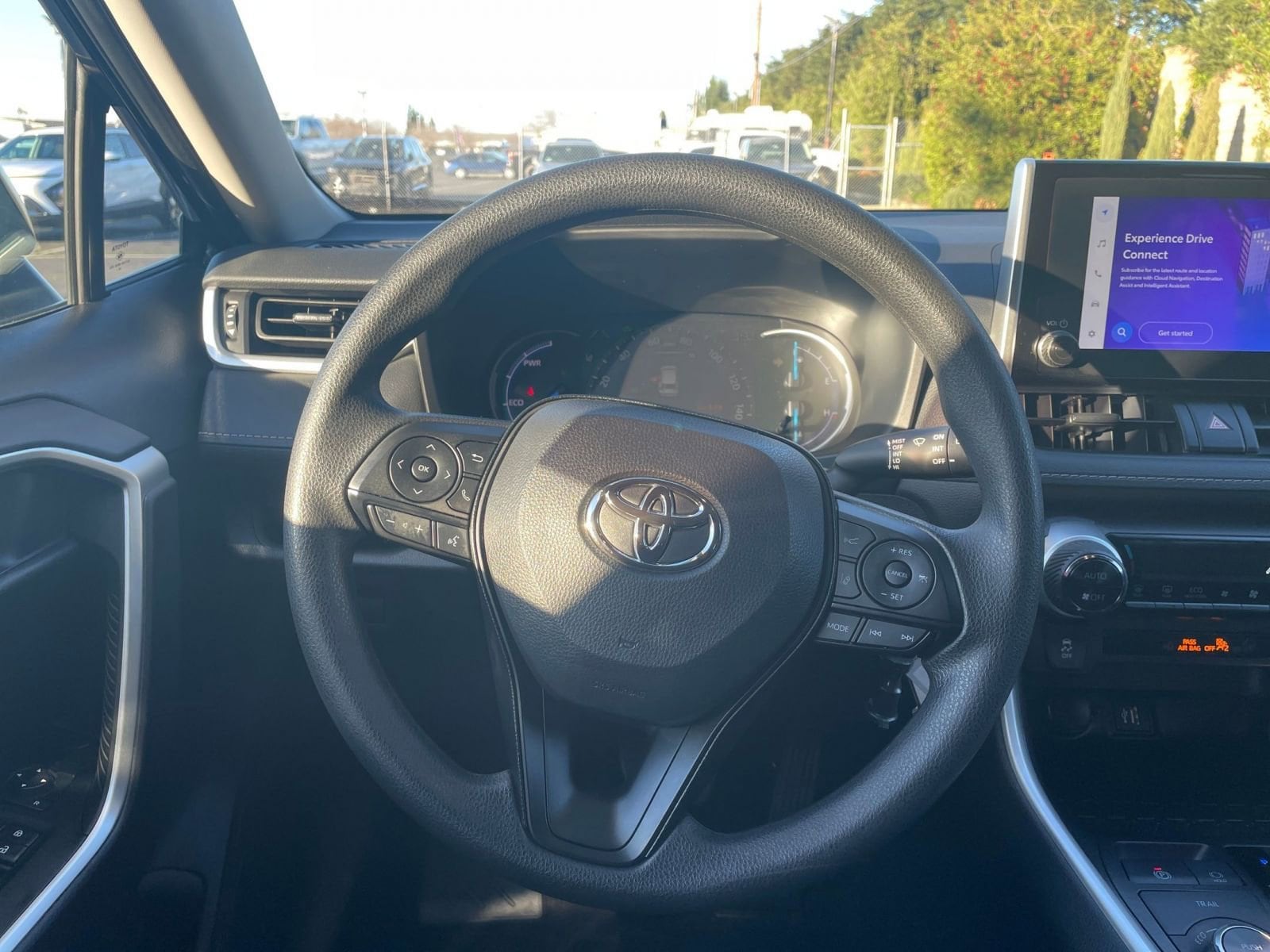 Thumbnail: 2025 Toyota RAV4 - 34