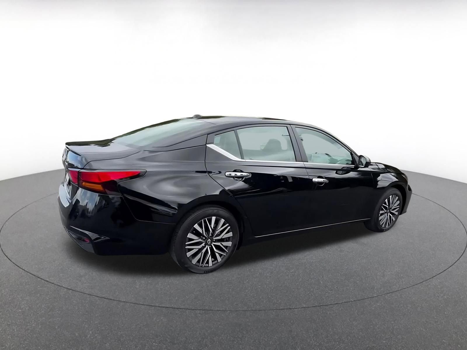 Thumbnail: 2025 Nissan Altima - 15