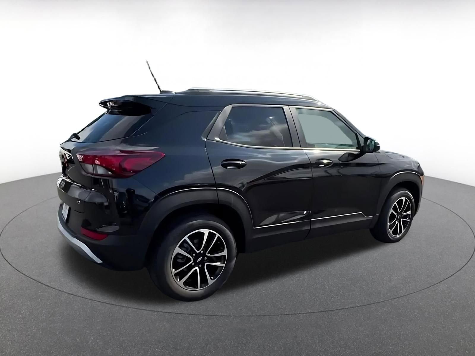 Thumbnail: 2025 Chevrolet TrailBlazer - 15