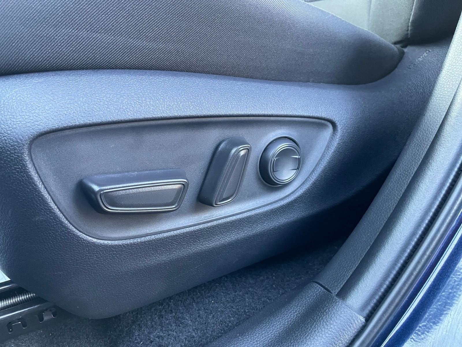 Thumbnail: 2025 Toyota RAV4 - 23