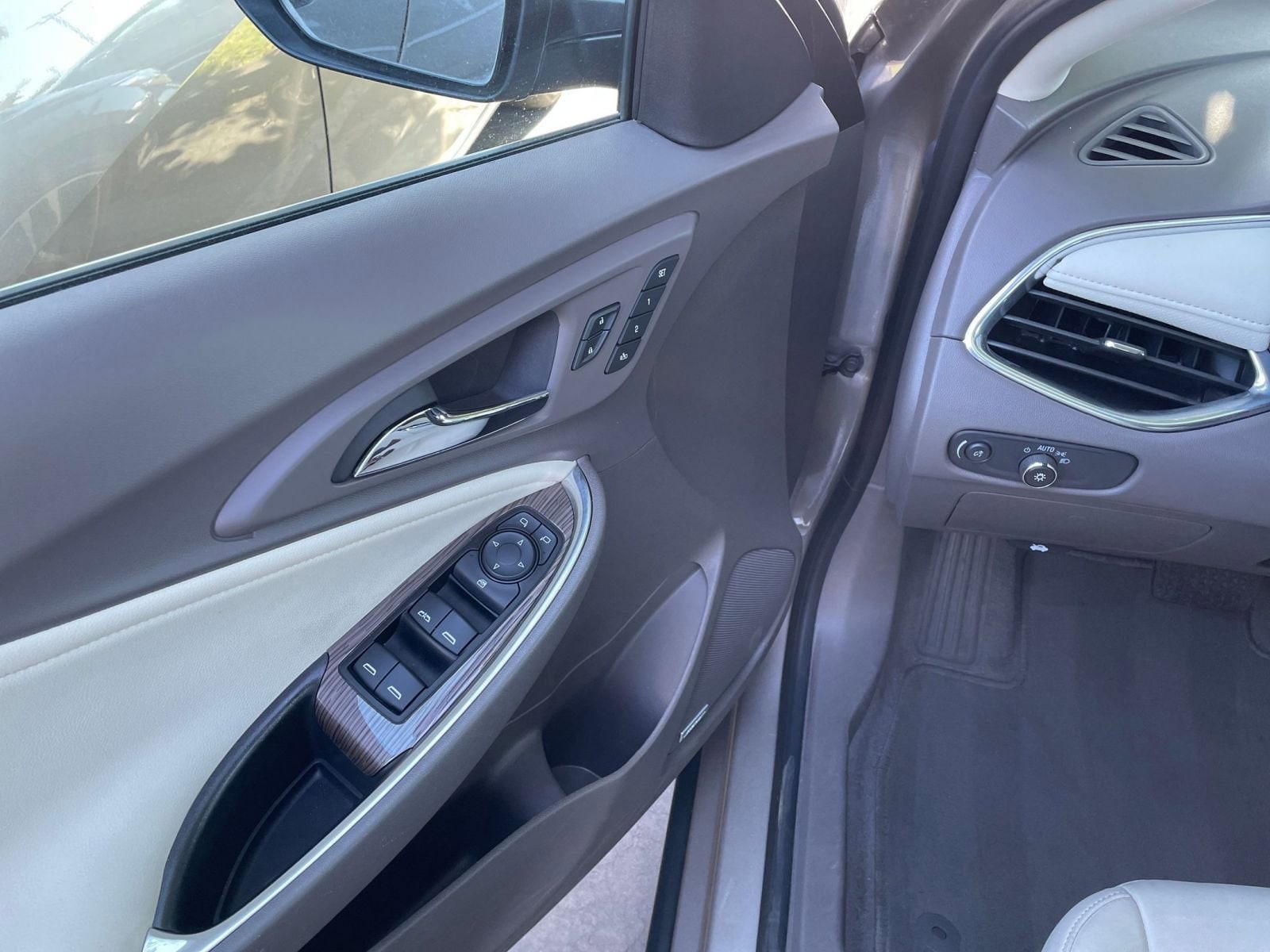 Thumbnail: 2024 Chevrolet Malibu - 18