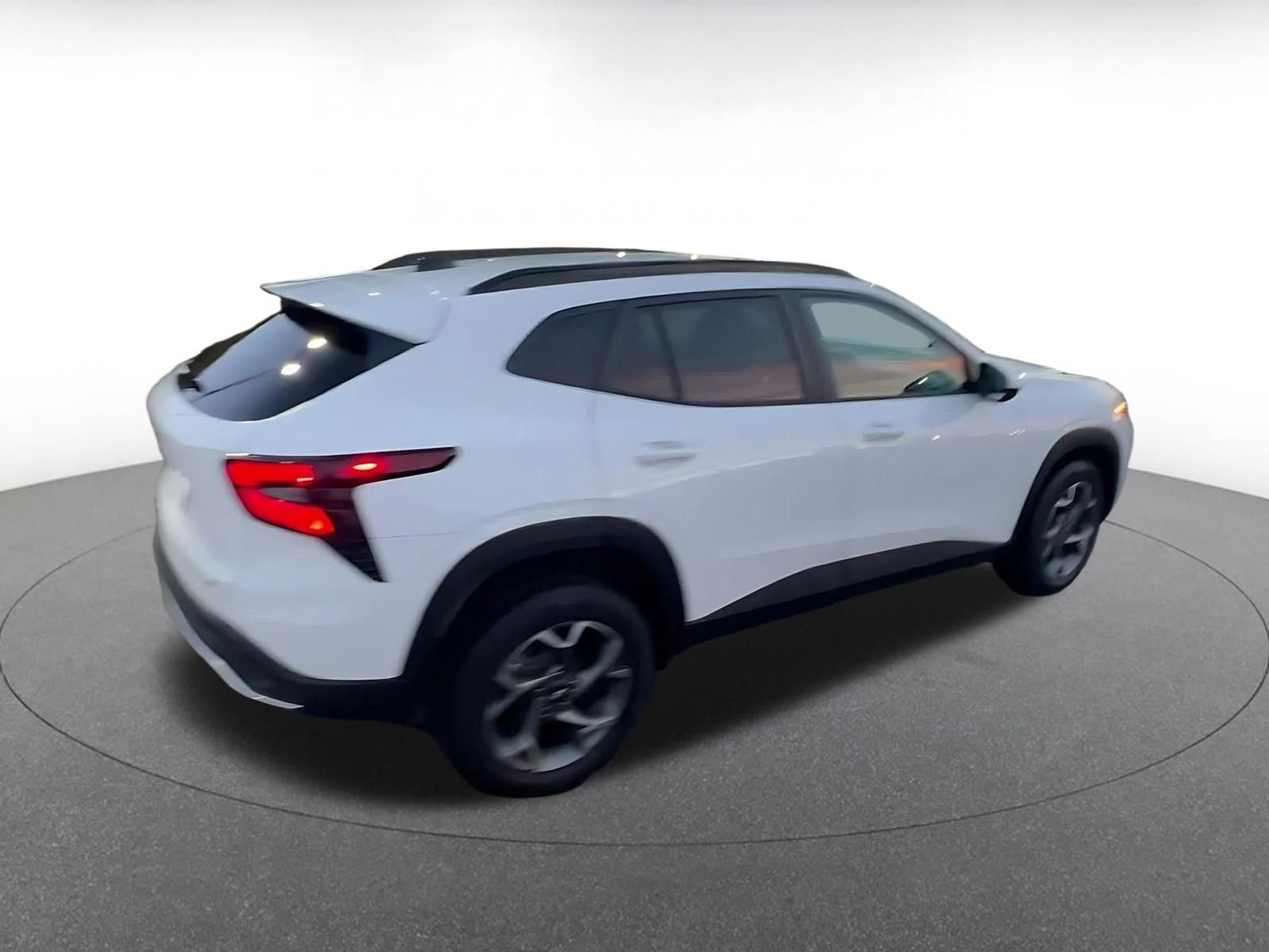 Thumbnail: 2025 Chevrolet Trax - 15