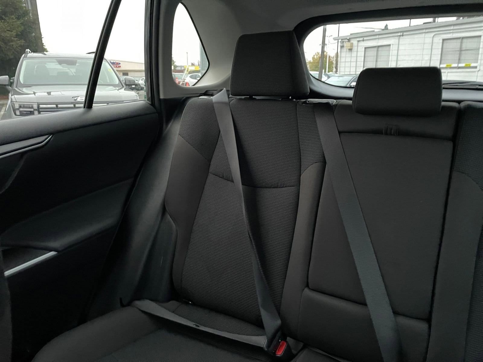 Thumbnail: 2025 Toyota RAV4 - 33