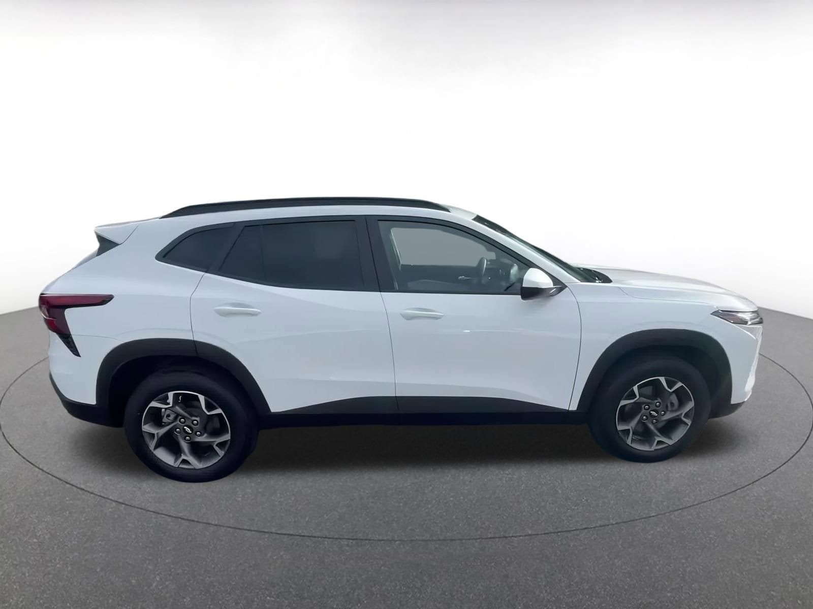 Thumbnail: 2025 Chevrolet Trax - 16