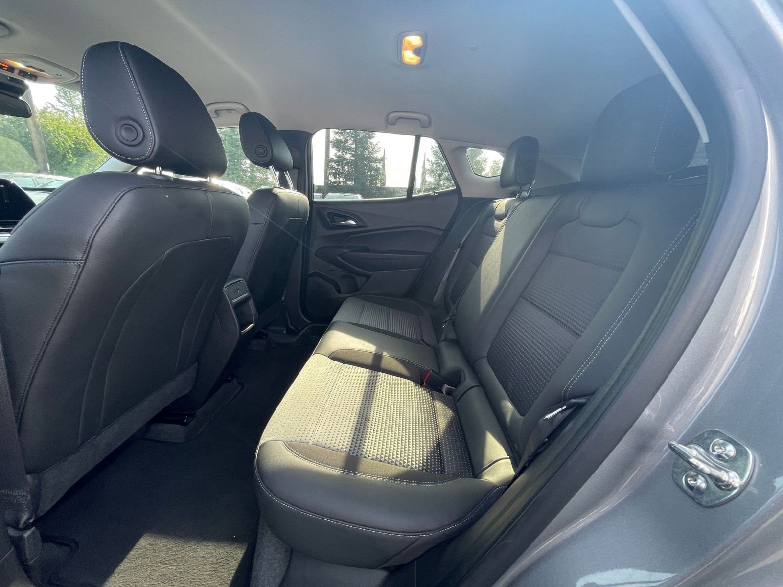 Thumbnail: 2025 Chevrolet Trax - 21