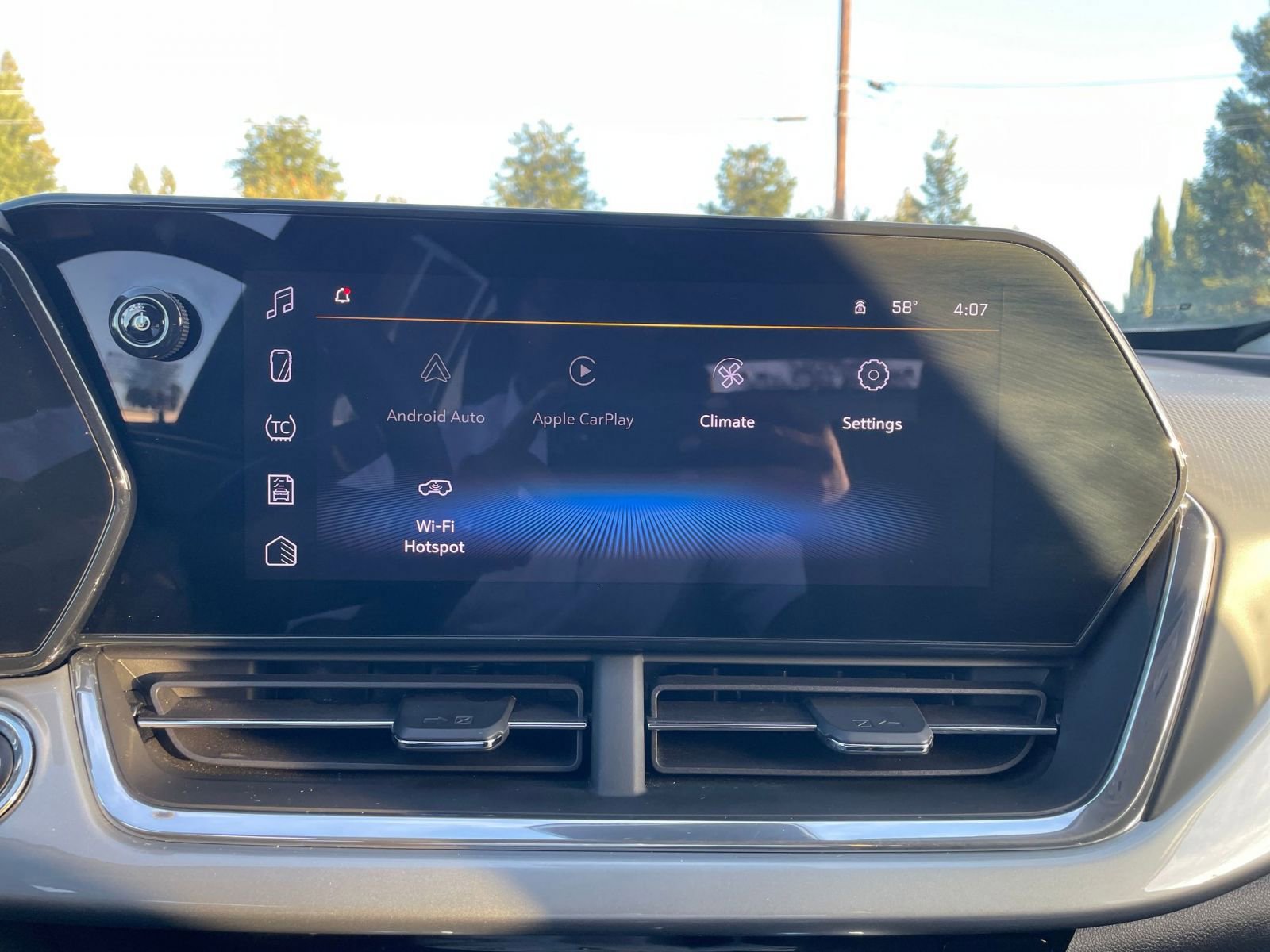 Thumbnail: 2025 Chevrolet Trax - 21