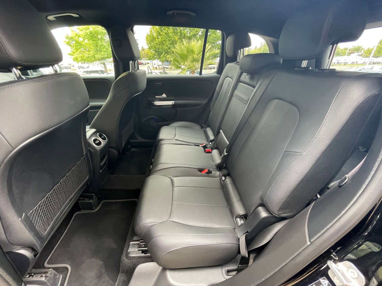 Thumbnail: 2024 Mercedes-Benz GLB - 29