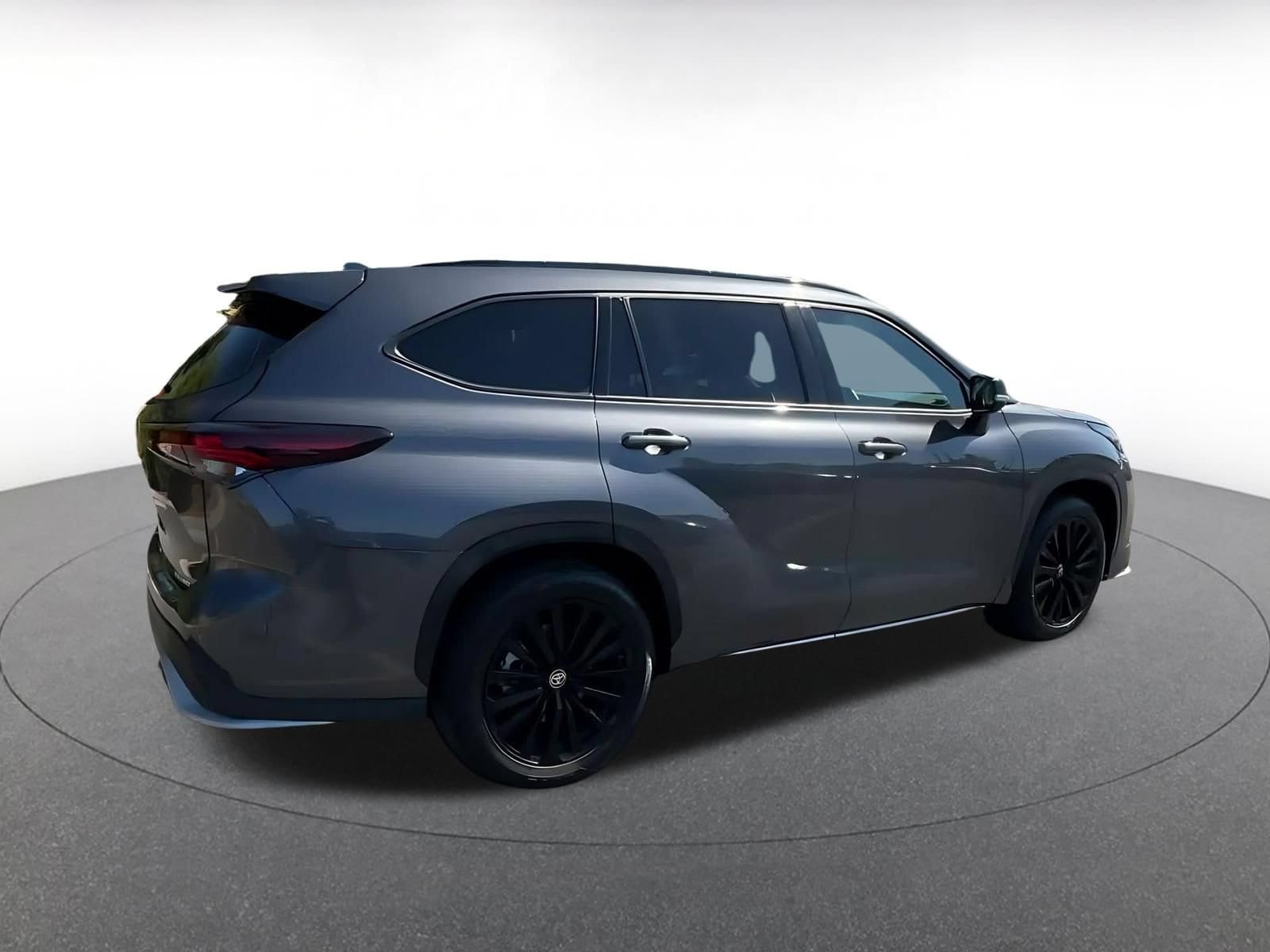 Thumbnail: 2025 Toyota Highlander - 12